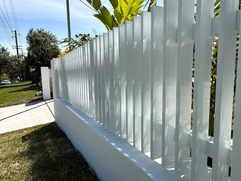 Finished aluminium fencing installation